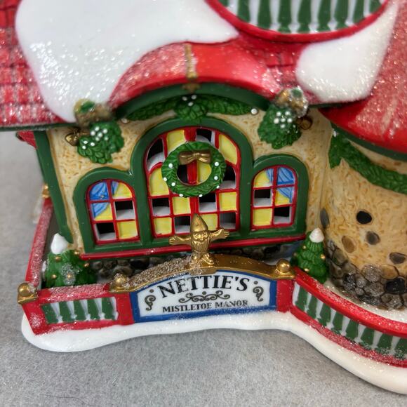 Dept 56 Nettie's Mistletoe Manor 56895 North Pole Series Special Edition - Picture 5 of 13